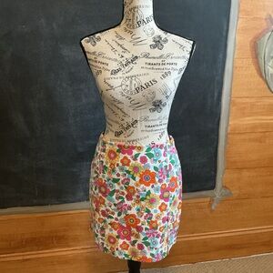 Love on a Hanger floral 60's style mini skirt size 7(small)